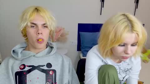 Jessy  Mark online show from October 2025 05:09:01 PM