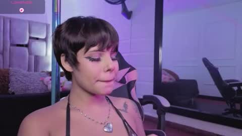 Bonnie Anderson  online show from December 2025 09:09:02 PM