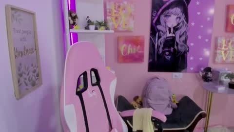 Bonnie online show from December 2025 03:45:02 AM