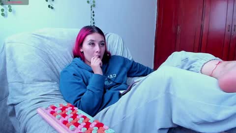 Bonnie Help me reach 500 likes online show from January 2025 08:33:01 PM