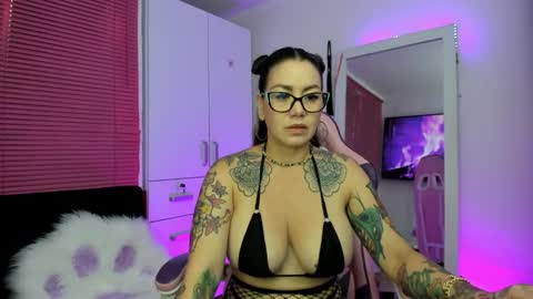 Snapshot of bonnie_ray40 chatting on February 2026 07:19:02 PM bonnie online show from February 2026 07:19:02 PM