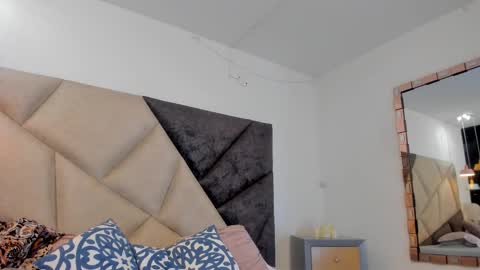 Snapshot of bonniecute_ chatting on February 2026 12:04:02 AM online show from February 2026 12:04:02 AM