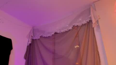 Snapshot of bonniecute_ chatting on February 2026 12:00:01 AM online show from February 2026 12:00:01 AM