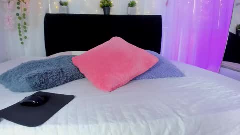 Snapshot of bonny_and_carrot chatting on December 2025 06:48:01 PM bonny_and_carrot online show from December 2025 06:48:01 PM