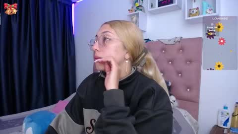 Soffy Brooks Independent model online show from December 2025 03:12:02 AM