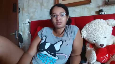 Queen Bon Vivantt online show from February 2025 01:40:01 PM