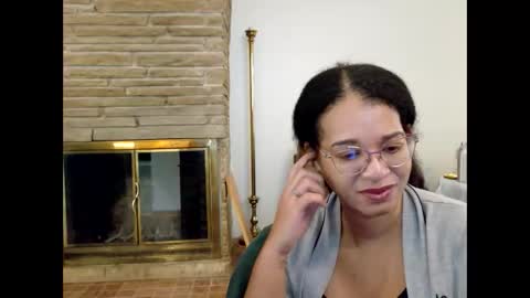 Queen Bon Vivantt online show from October 2025 01:23:02 PM