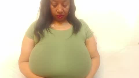 boobyqueen online show from July 2026 11:25:01 AM