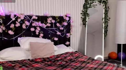 Milena online show from November 2025 03:18:02 AM