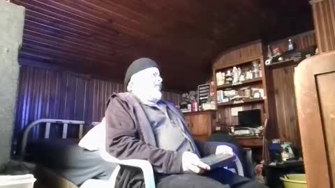 Booshwa online show from January 2025 06:49:01 PM