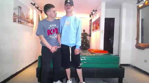 THOMAS AND DAMIAND online show from December 2025 07:22:01 PM