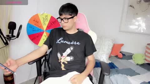 Snapshot of boy_andy__ chatting on January 2025 06:20:02 PM Aaron online show from January 2025 06:20:02 PM