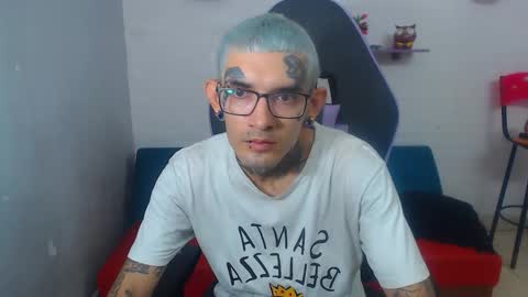 boy_tatto77 online show from December 2025 06:37:02 PM