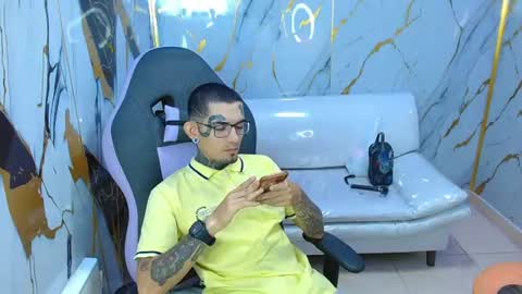 Snapshot of boy_tatto77 chatting on June 2026 12:44:02 AM boy_tatto77 online show from June 2026 12:44:02 AM