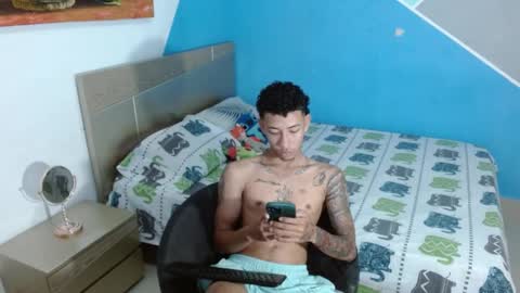 boyhot_sw online show from February 2025 05:37:01 AM