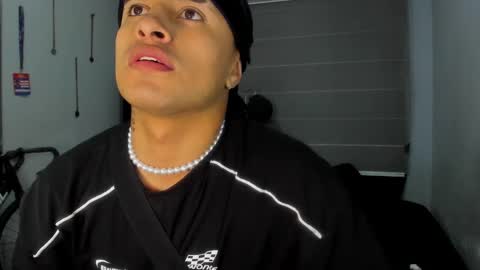 miguel  online show from February 2025 01:02:01 AM