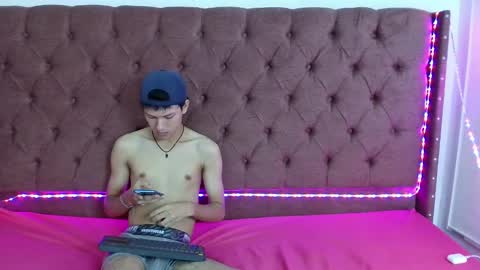 ALEX - TAYLER  -MIKE online show from December 2024 05:10:02 PM