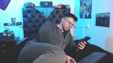 brad hot boy online show from October 2025 06:31:02 PM