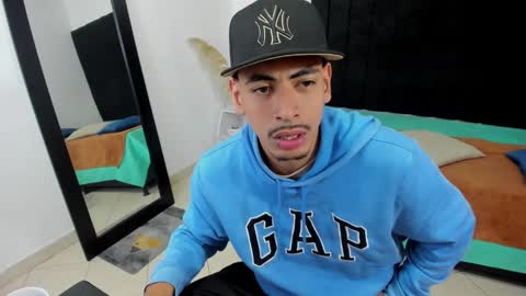 Snapshot of brad_usma chatting on February 2025 05:09:01 AM BRAD USMA online show from February 2025 05:09:01 AM