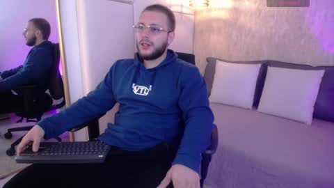 Snapshot of bradley_musscle chatting on April 2026 12:09:02 PM bradley_musscle online show from April 2026 12:09:02 PM