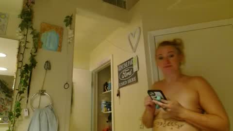 Snapshot of braindeadbetty chatting on May 2026 05:03:02 AM i am a naughty jedi knight online show from May 2026 05:03:02 AM