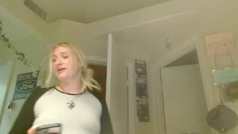Snapshot of braindeadbetty chatting on May 2026 02:42:01 AM i am a naughty jedi knight online show from May 2026 02:42:01 AM