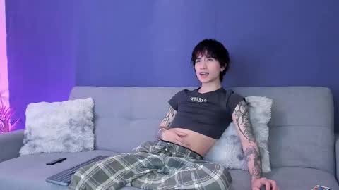 Brand online show from November 2025 06:12:01 AM