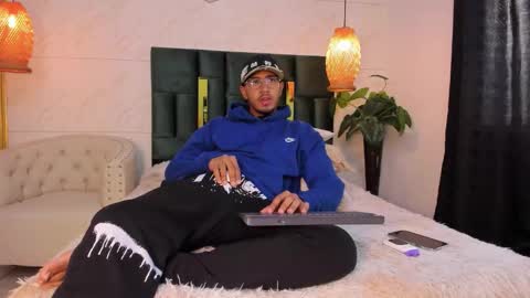 Brand  online show from November 2025 12:33:01 PM