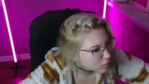 Belle  online show from December 2024 01:36:02 AM