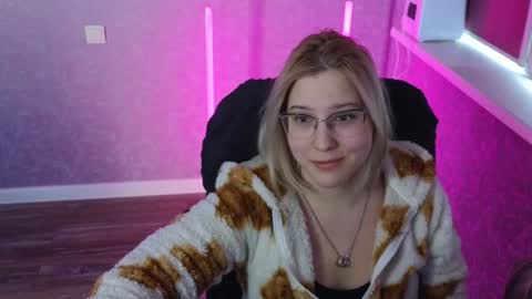 Belle  online show from February 2025 03:55:02 AM