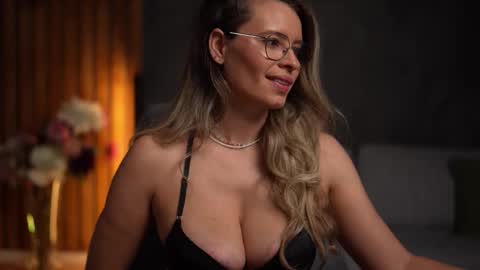 Alex online show from November 2025 05:06:01 AM