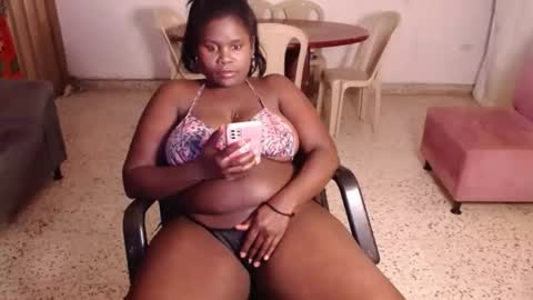 Snapshot of breestaarrs chatting on January 2025 04:00:01 AM Valentina online show from January 2025 04:00:01 AM