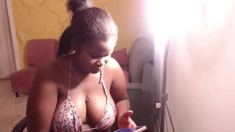 Snapshot of breestaarrs chatting on February 2025 07:00:01 AM Valentina online show from February 2025 07:00:01 AM