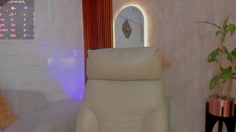 Snapshot of breex_ chatting on June 2026 11:10:01 AM Breex online show from June 2026 11:10:01 AM