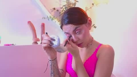 Snapshot of brenda_sky19 chatting on May 2026 12:02:01 PM brenda_sky19 online show from May 2026 12:02:01 PM