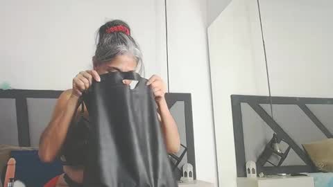 BRENDA VELASQUEZ online show from September 2025 09:04:01 PM