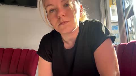 Snapshot of brendaaryas chatting on May 2026 07:26:01 AM Brenda online show from May 2026 07:26:01 AM