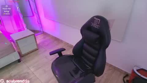 BRENDDA  online show from September 2025 03:33:02 AM