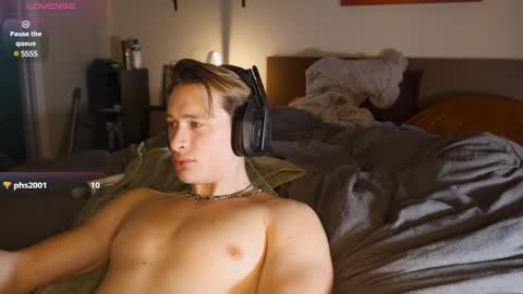 Snapshot of brentonverde chatting on January 2025 10:19:01 PM brentonverde online show from January 2025 10:19:01 PM