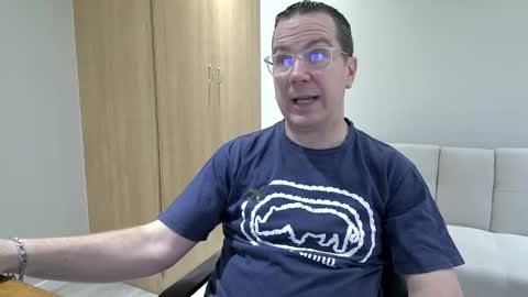 Snapshot of brettdj chatting on November 2025 01:00:01 PM Brett online show from November 2025 01:00:01 PM