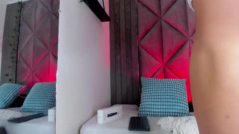 Snapshot of briaconner_ chatting on February 2026 02:51:02 AM B R I A online show from February 2026 02:51:02 AM