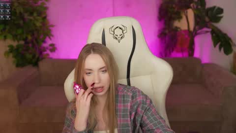 Diamonds Girls online show from October 2025 08:24:02 PM