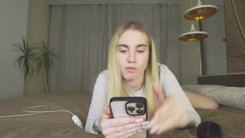 Amina Adelina online show from February 2025 05:01:02 PM