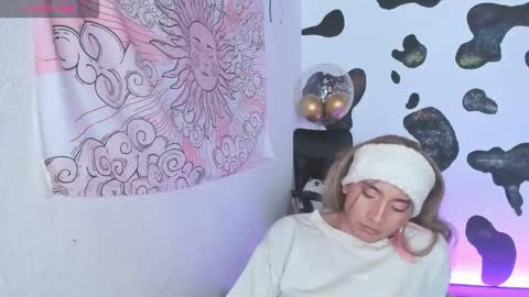 Snapshot of brihanna_cooper chatting on December 2025 04:02:02 PM bri online show from December 2025 04:02:02 PM