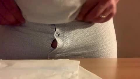 Snapshot of brindille_d_automne chatting on November 2025 12:32:02 AM brindille_d_automne online show from November 2025 12:32:02 AM