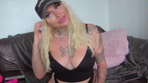 Snapshot of british_bratty_barbie chatting on October 2025 12:38:02 PM BritishBrattyBarbie online show from October 2025 12:38:02 PM