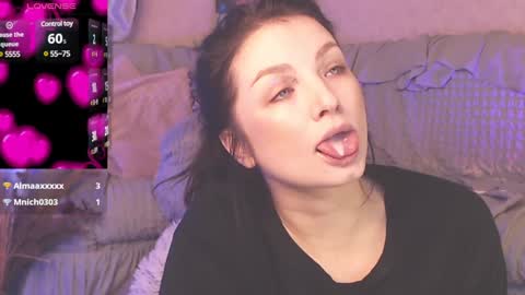 Snapshot of britneybarker chatting on December 2024 02:13:02 AM britneybarker online show from December 2024 02:13:02 AM