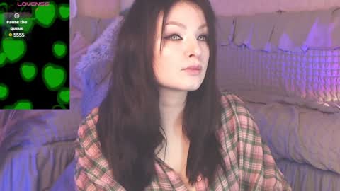 Snapshot of britneybarker chatting on January 2025 01:52:01 AM britneybarker online show from January 2025 01:52:01 AM