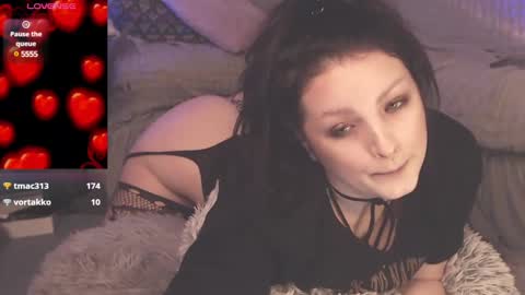 Snapshot of britneybarker chatting on February 2025 05:26:02 AM britneybarker online show from February 2025 05:26:02 AM