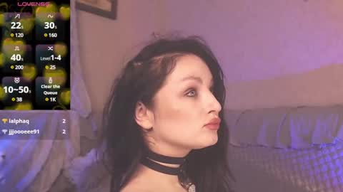 Snapshot of britneybarker chatting on February 2025 05:04:02 AM britneybarker online show from February 2025 05:04:02 AM